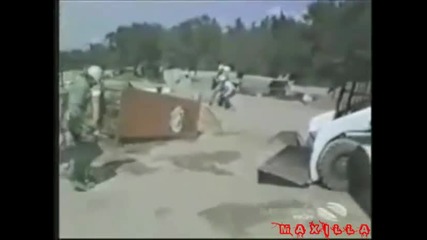 Много Кофти случка в тоалетната много смях