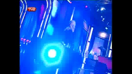 Андреа - Фалшиво Щастие В Шоуто На Азис