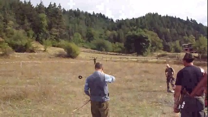 Бранко - стрелба с лък по летящи мишени. 