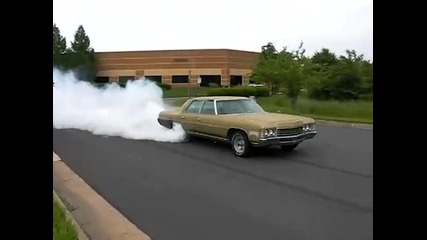 1971 Chevy Impala Burnout