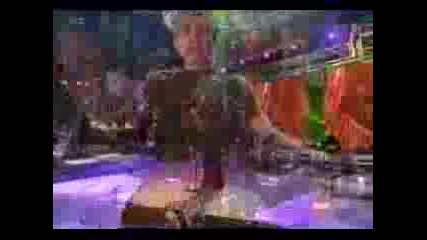 Avril Lavigne - Naked (live)