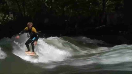Jarrad Howse - Surfing The Riverwave