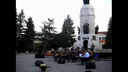 сиртаки в изпълнение на Wind band orchestra гр.халкида (гърция) в центъра на Велико Търновo 