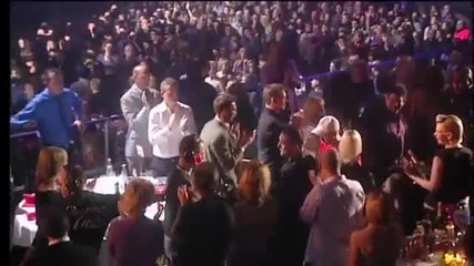Eminem wins Best International Male at 2001 ! Brit Awards