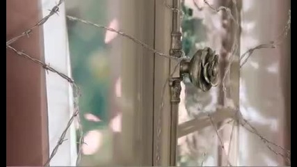 Avril Lavigne - Wild Rose Commercial 2011