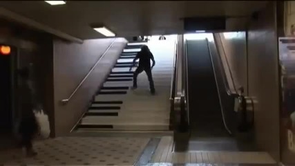 Как да се накарат хората да ползват стълбите,а не ескалатора