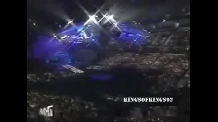 Triple H обяснява как е прегазил Stone cold