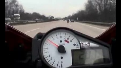 Bike Yamaha R1 vs Suzuki Gsx - R 1000 Street Racing Motorcycle 