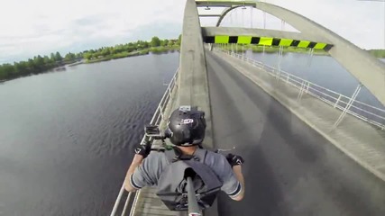Екстремно минаване по мост с мотор