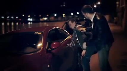 Ето как се помага , на пиян шофьор да отключи колата си!