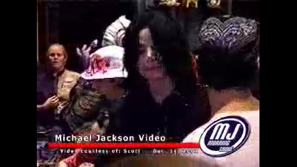 Michael Jackson в магазин на Дисни 2007
