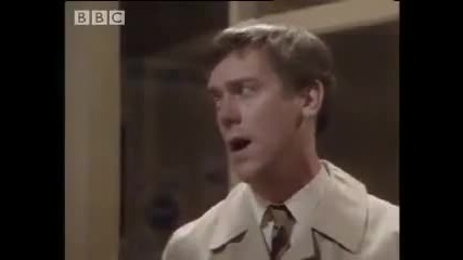 Funny Hugh Laurie & Stephen Fry comedy sketch! Your name, sir 