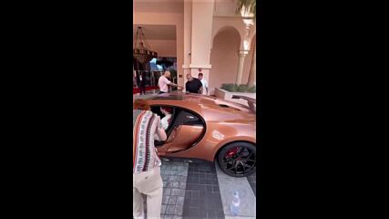 Андрю Тейт показа своето Bugatti на Шон О'Мали