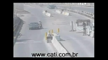 Ужасет Инцидент С Кола Бомба