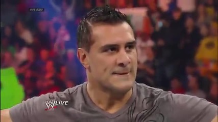 Alberto Del Rio напада Batista и после си плюе на петите щото е страхливец - Wwe Raw 3/2/14 vs