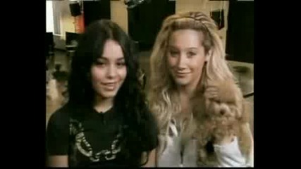 Ashley Tisdale And Vanessa Hudgens - Idol Gi