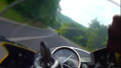 Гледай! - Yamaha R6 vs Kawasaki Zx10r