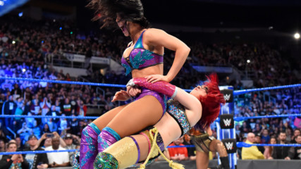Asuka joins Team Blue in the Superstar Shake-up SmackDown LIVE, April 17, 2018