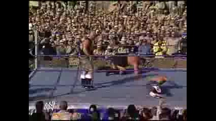 Любимият ми момент в Wwe ! Stunner за John Cena .. Поздрав за всички заблудени Сина фенове . 
