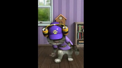 tlaking tom