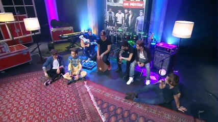 One Direction singing Little Things (1d Day)
