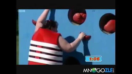 Дебела участничка в Wipeout
