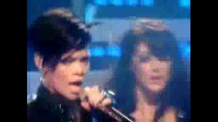 Rihanna - Breakin Dishes (live At Vh1 Super Bowl Bash)