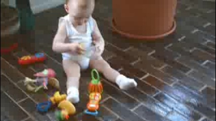 Evian - бебе танцува Break