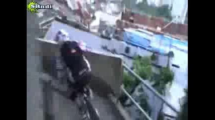 Екстремно спускане с колело 