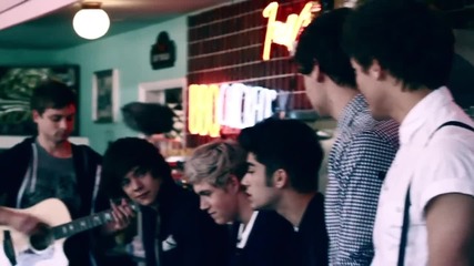 One Direction изпълняват W M Y B и изненадват феновете си .