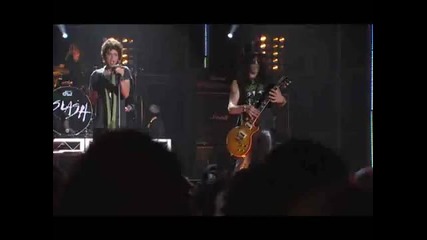Slash & Andrew Stockdale - Woman - Mtv Classic Launch 