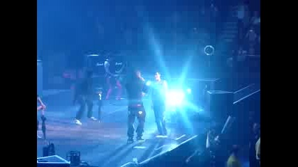 Rihanna & Chris Brown - Umbrella Live