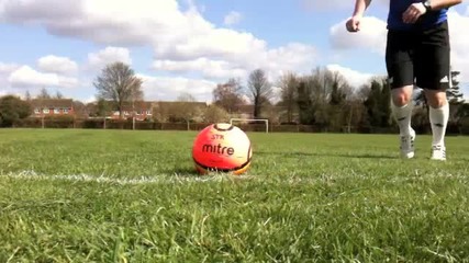 Learn to chip the ball - Football soccer skills