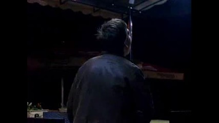 Луд фен на Евертън се радва на победата срещу Ман. Юнайтед