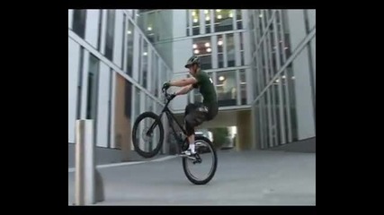 Danny Macaskill -next level street trials