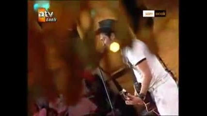 Kirac - Beyaz Gelincik (live) от филма 