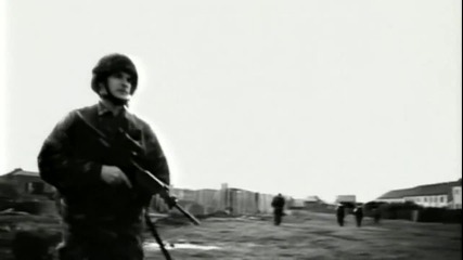 В Главата ти ...!! Zombie - The Cranberries (official Video)