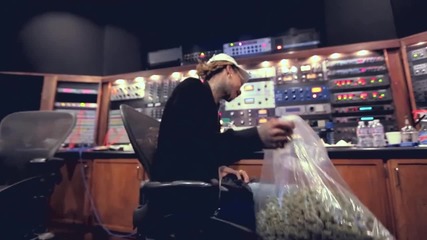 Wiz Finds A Big Bag Of Weed In The Studio