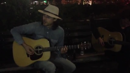 Jared Leto пее End of All Days в Union Square