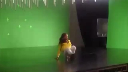 Bieber Танцува на Джиджикаснка