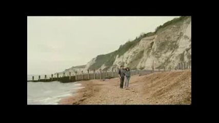 Angus, Thongs & Perfect Snogging Trailer