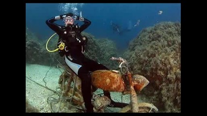 Тъпи Снимки и Една Яка Песничка
