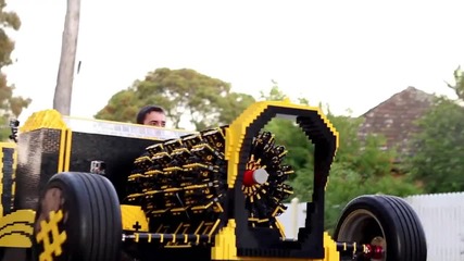 Kола От Lego. С 256-бутален Двигател...