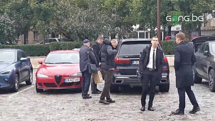 Бербатов и екипът му се събраха пред НДК