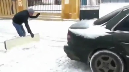 Нестандартно руско изобретение за почистване на сняг