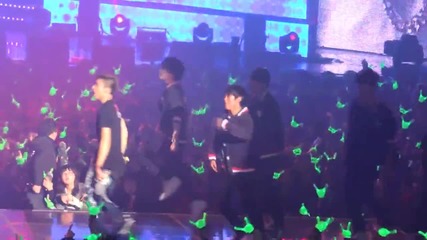 B.a.p Zelo Jong up-jump