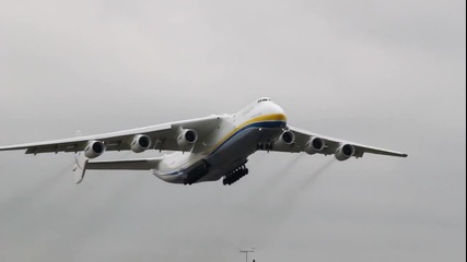 Излитане на най-големият самолет в света: Ан225