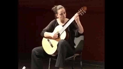 Роксана Борисова свири с китара на Никола Минев