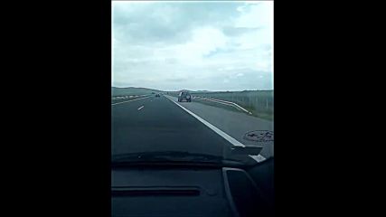 Шофиране в аварийната лента