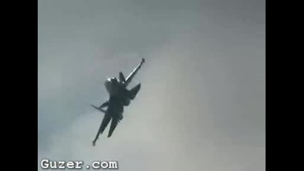 Абсолютен маниак летец на руски F16